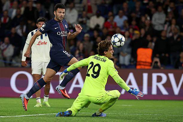 至禁区前大, 卫贝拉诺瓦, 在体能 至禁区前大, 卫贝拉诺瓦, 在体能